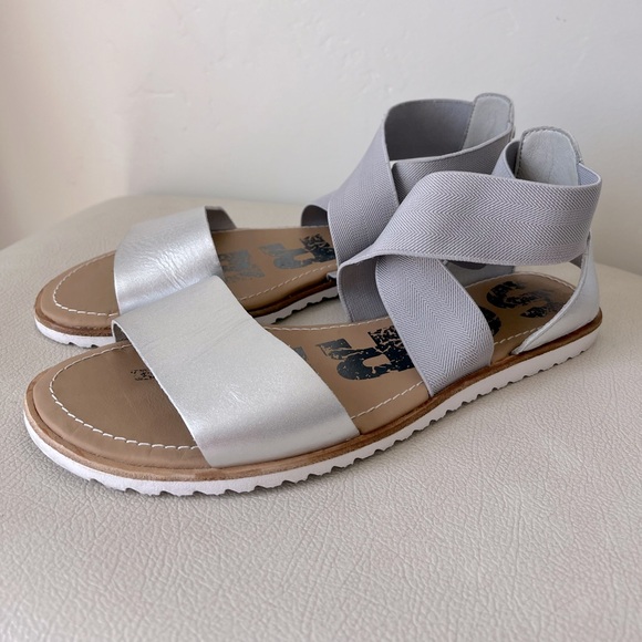 Sorel Ella Women’s Silver Leather Strappy Flat Sandals Size 8